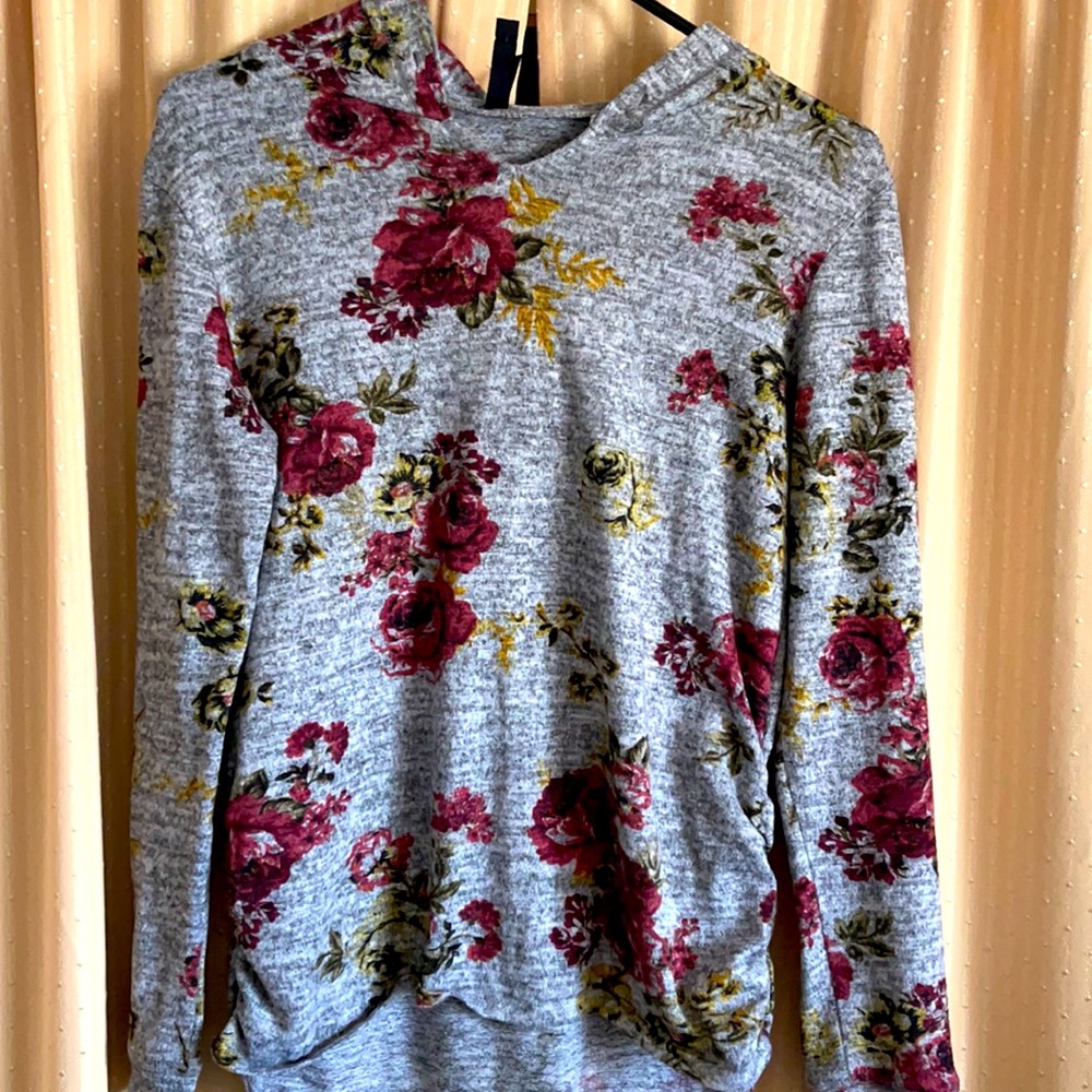 Jesse & J maternity top